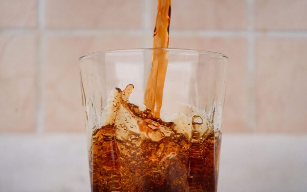 Two-year trial: diet drinks work as well as water for weight loss